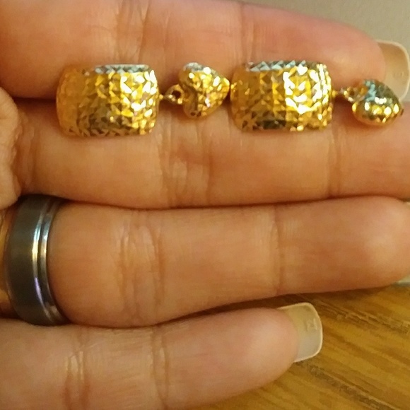 18k Saudi Gold Earring - Picture 3 of 4